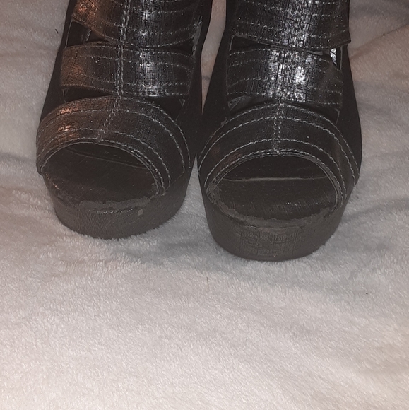 Beautiful Cupid high heels - Picture 3 of 4